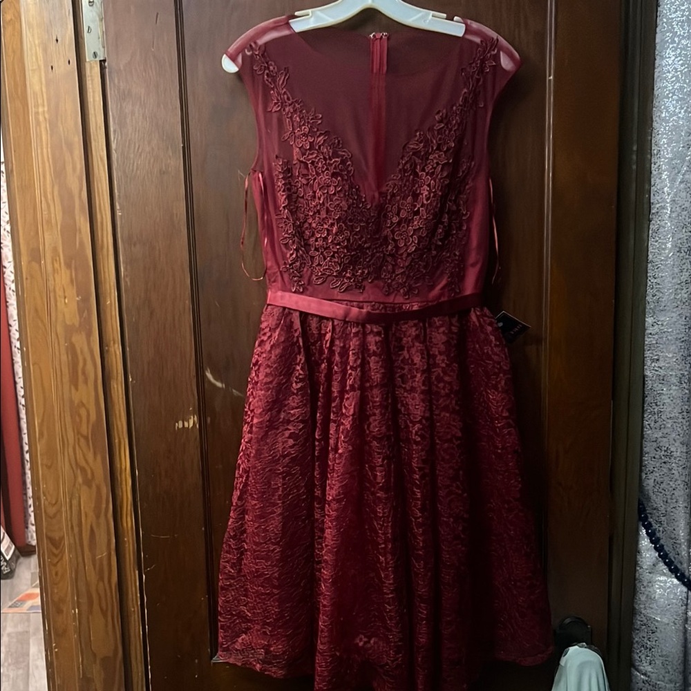 Elegant Burgundy Lace Dress